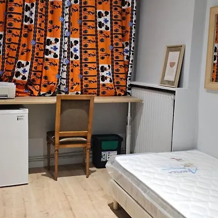 Premium Metro Au Pied Confort Tlse Bed & Breakfast *